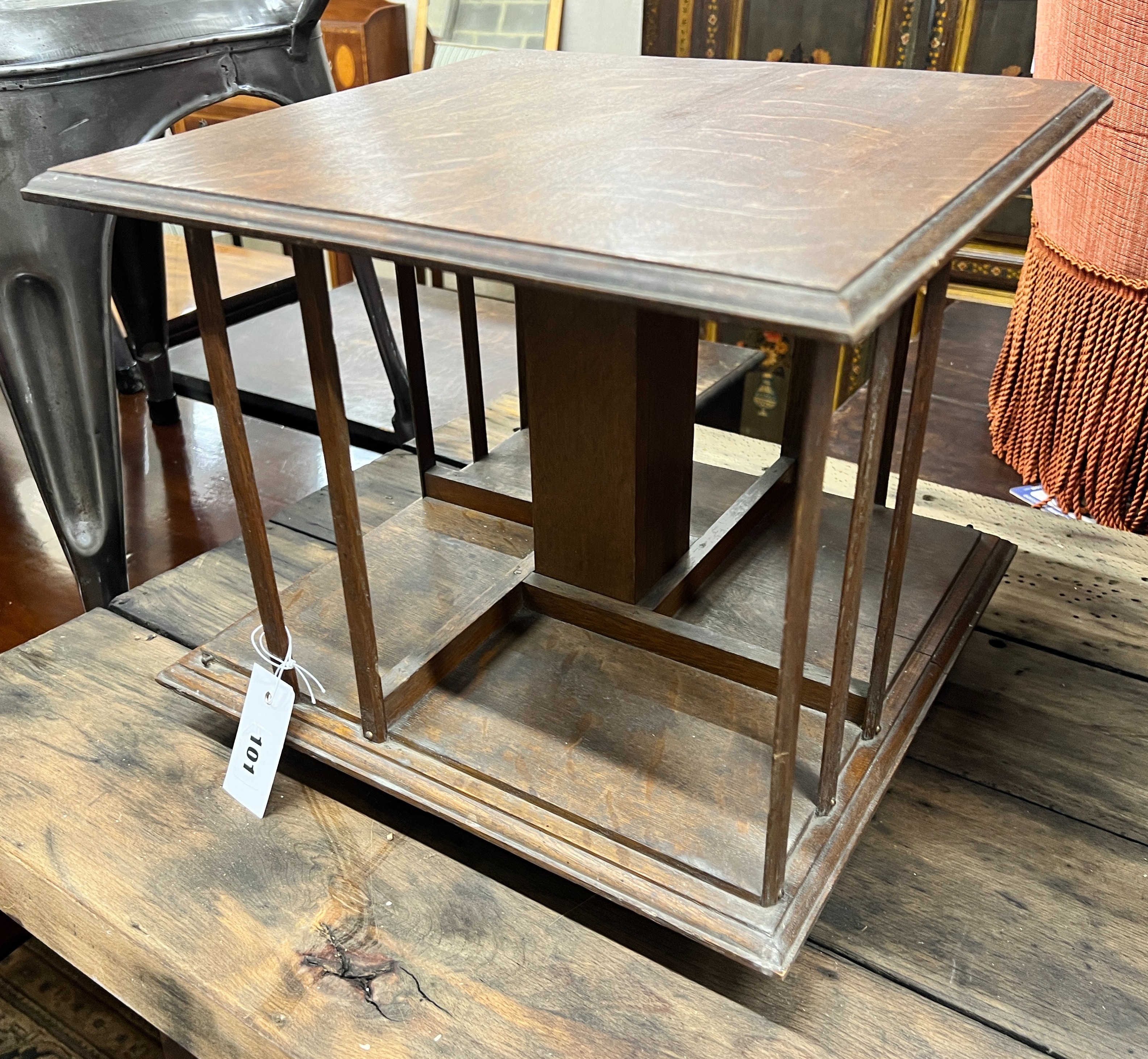 An Edwardian oak table top revolving bookcase, width 37cm, height 31cm